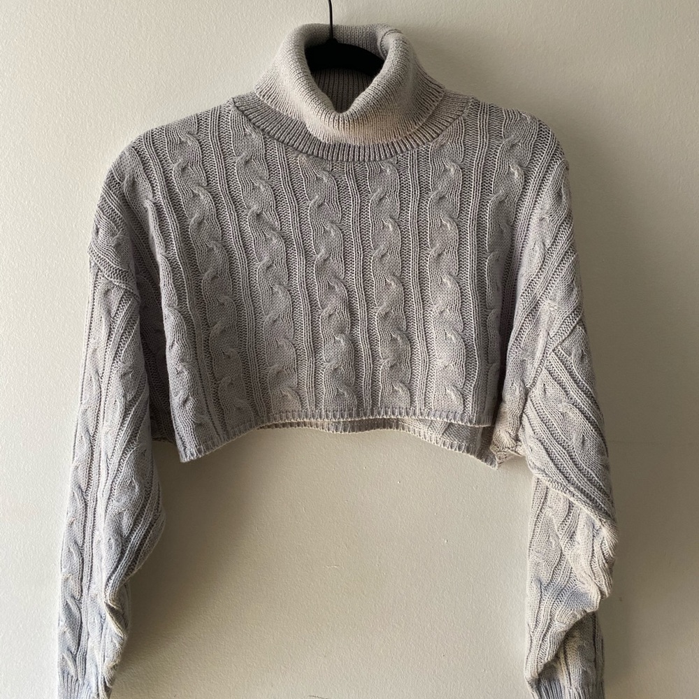 Grey cropped turtleneck sweater